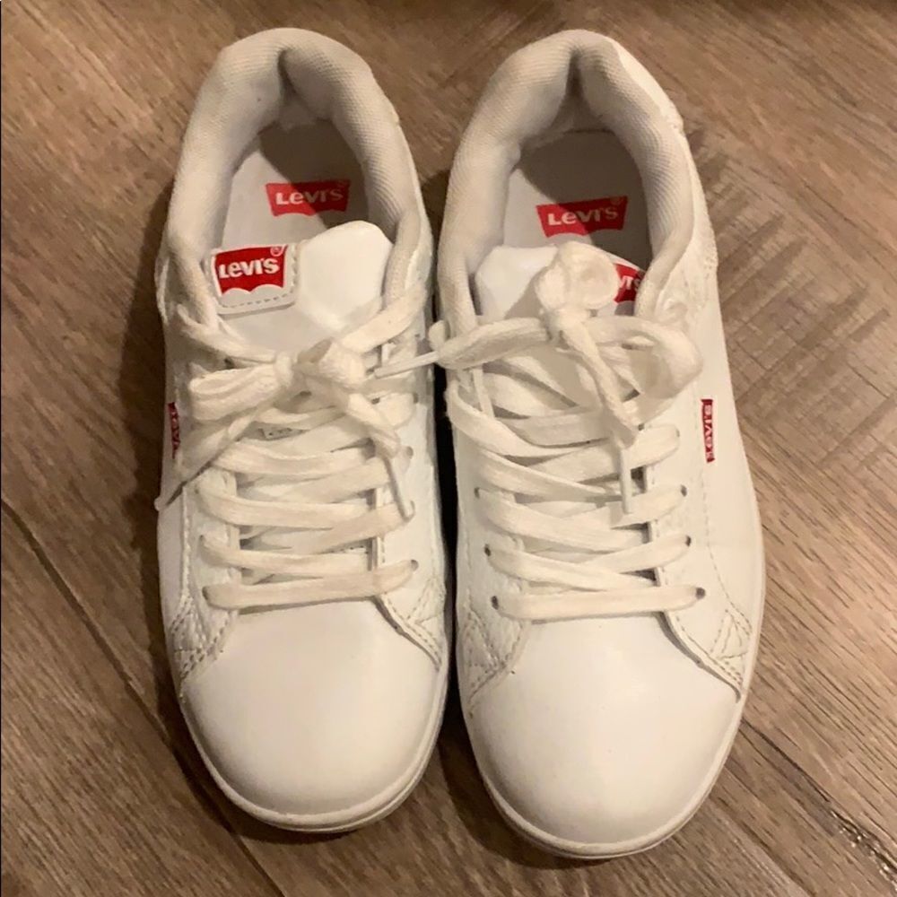 Levi’s white sneakers 